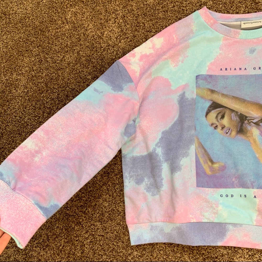 NEW Ariana Grande Sweetener GIAW Crewneck - Picture 4 of 8